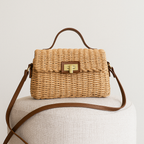 Bolsa Feminina de Palha Natural com Design Minimalista de Verão.