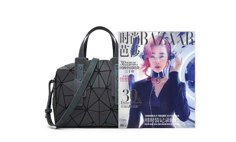 Bolsa Feminina Dobrável com Efeito Luminoso e Design Versátil.