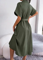 Vestido Feminino Midi com Gola Clássica e Mangas em Capa.