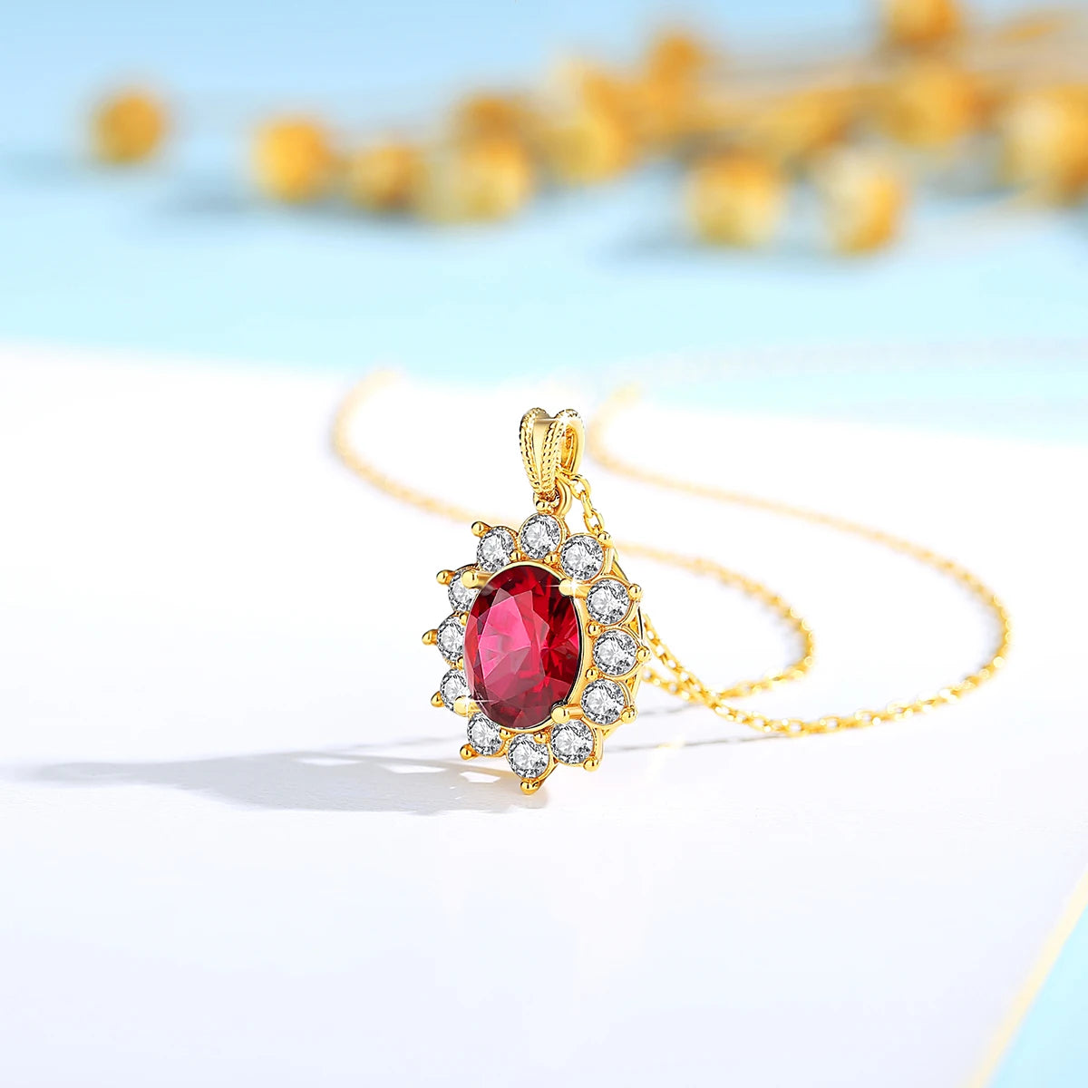 Garb Corona di Diana – Colar com Pingente Vintage em Ouro 18K com Corindo e Esmeralda Sintética.