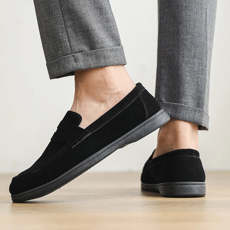 Mocassim Masculino Slip-On em Material Premium Leve com Solado em Borracha Antiderrapante.