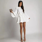 Vestido Feminino Plissado em Renda com Gola Redonda.