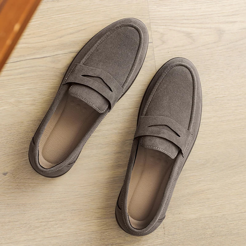 Mocassim Masculino Slip-On em Material Premium Leve com Solado em Borracha Antiderrapante.