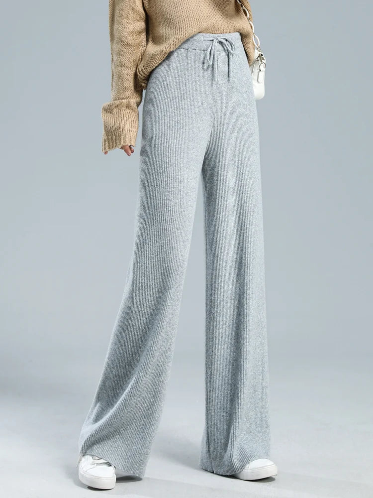 Calça Feminina de Malha Larga em Lã Merino.