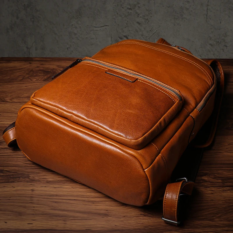 Mochila Masculina em Couro Premium.