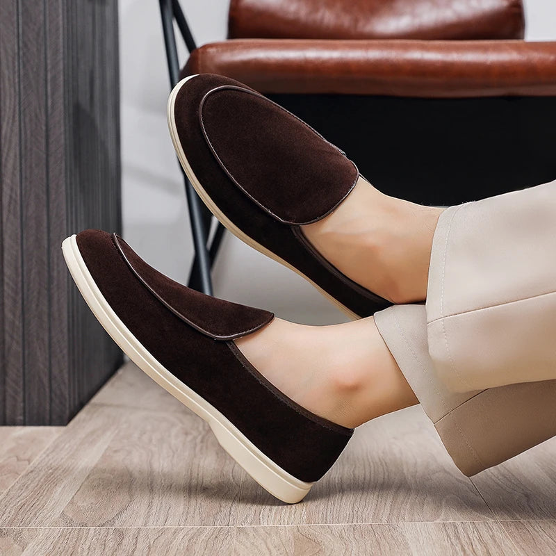 Mocassim Masculino Slip-On em Borracha Premium e Tecido Multicolorido.