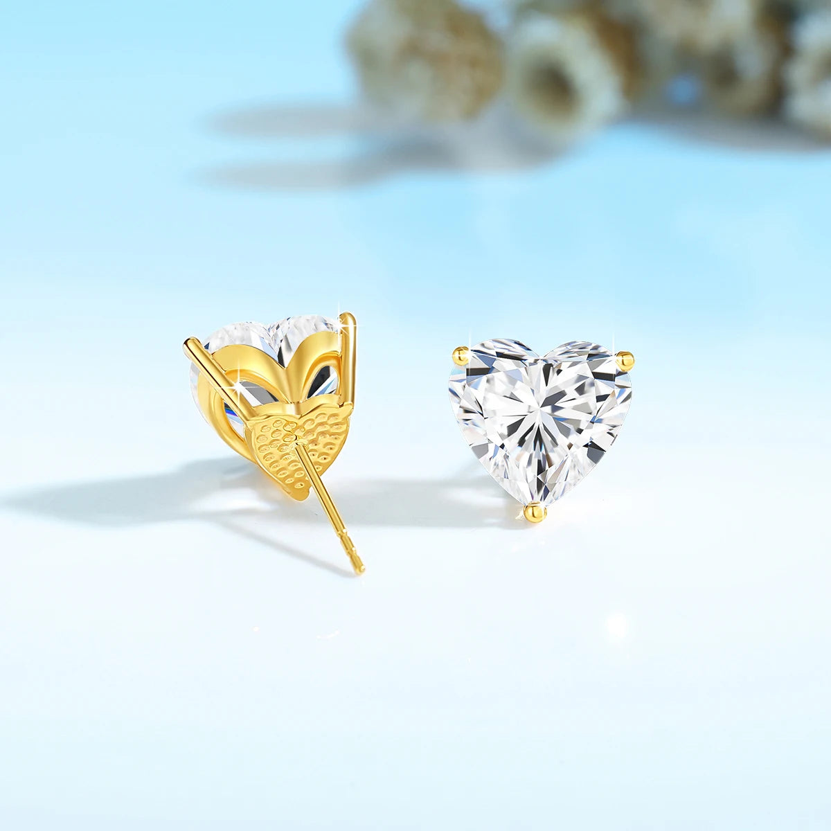 Brincos de Moissanite em Ouro 14K com Lapidação Coração.