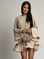 Vestido Feminino Plissado em Renda com Gola Redonda.