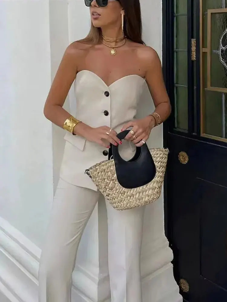 Garb Notte Elegante – Conjunto Feminino Sem Alças com Calça de Fenda 2025.