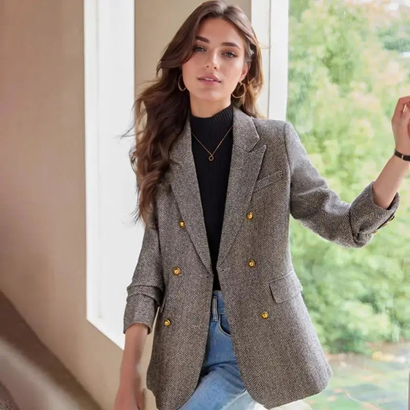 Blazer Feminino em Algodão e Lã com Abotoamento Duplo e Gola Entalhada