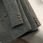 Blazer Feminino em Algodão e Lã com Abotoamento Duplo e Gola Entalhada