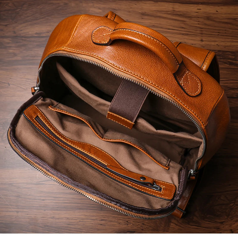 Mochila Masculina em Couro Premium.