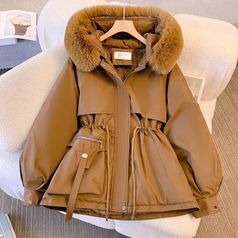 Parka Feminina de Algodão Premium com Capuz Integrado.