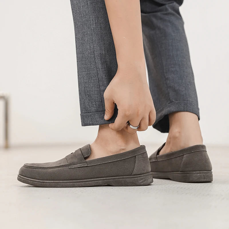 Mocassim Masculino Slip-On em Material Premium Leve com Solado em Borracha Antiderrapante.