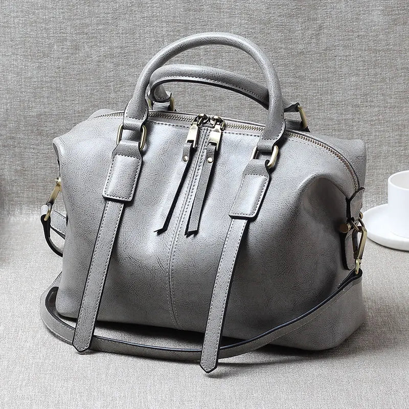 Bolsa Feminina em Couro Bovino Envernizado