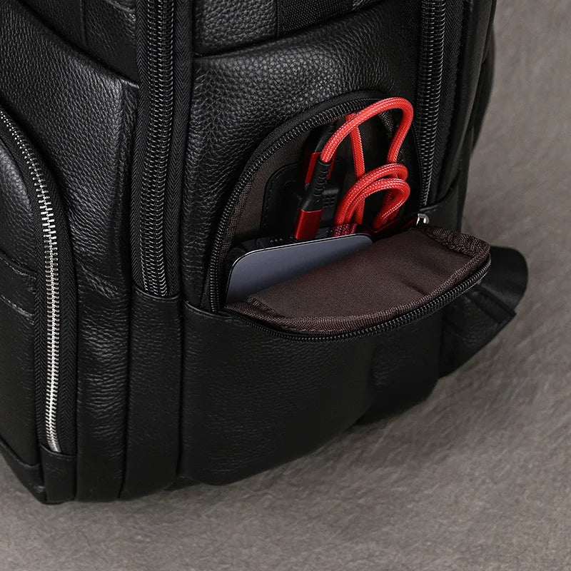 Mochila Masculina em Couro Legítimo com Design Robusto e Sofisticado