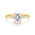 Garb Esmeralda di Luce – Aliança Feminina de Moissanita em Ouro 14K com Lapidação Esmeralda