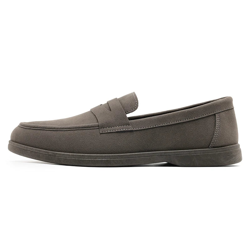 Mocassim Masculino Slip-On em Material Premium Leve com Solado em Borracha Antiderrapante.