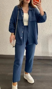 Conjunto Feminino Casual em Algodão, Poliéster e Linho com Camisa Abotoada e Calça Reta.