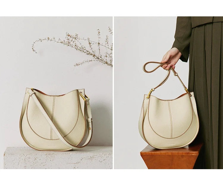 Bolsa de Viagem Feminina em Camurça Sintética de Toque Premium.