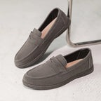 Mocassim Masculino Slip-On em Material Premium Leve com Solado em Borracha Antiderrapante.