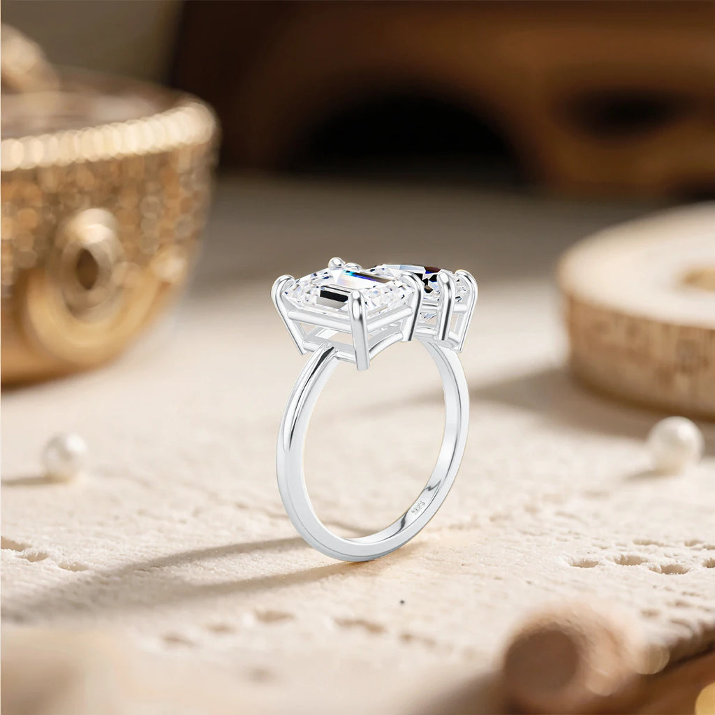 Anel Feminino de Moissanita com Lapidação Esmeralda e Pera em Prata 925 Banhado a Ouro