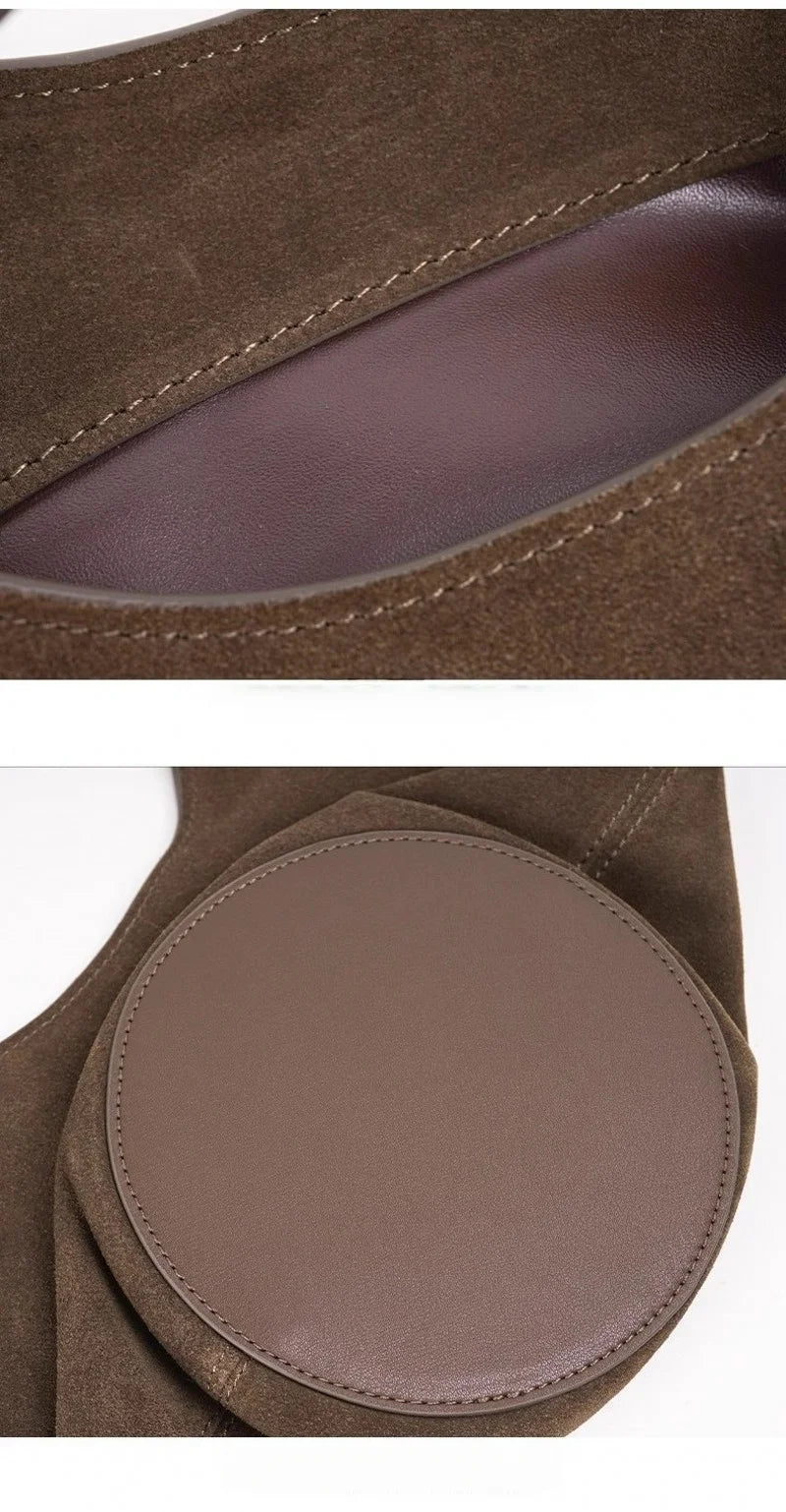 Bolsa Feminina em Camurça e Couro com Acabamento Sofisticado.