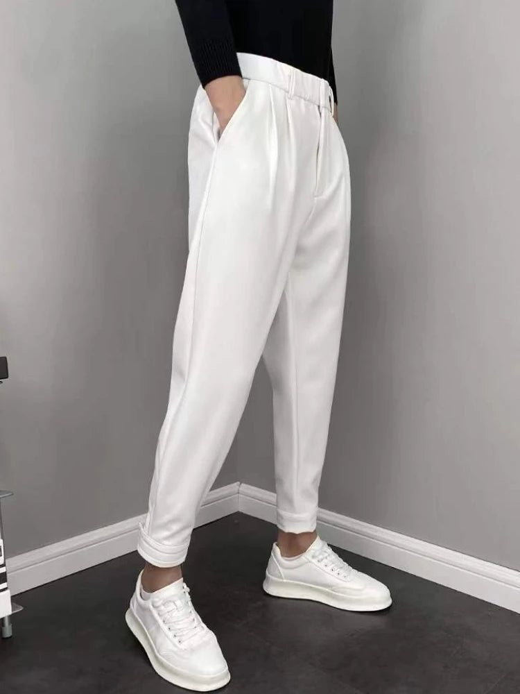 Calça Masculina Casual Plissada de Algodão e Poliéster.