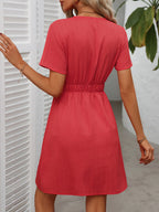 Vestido Feminino Estrela A com Decote em V.