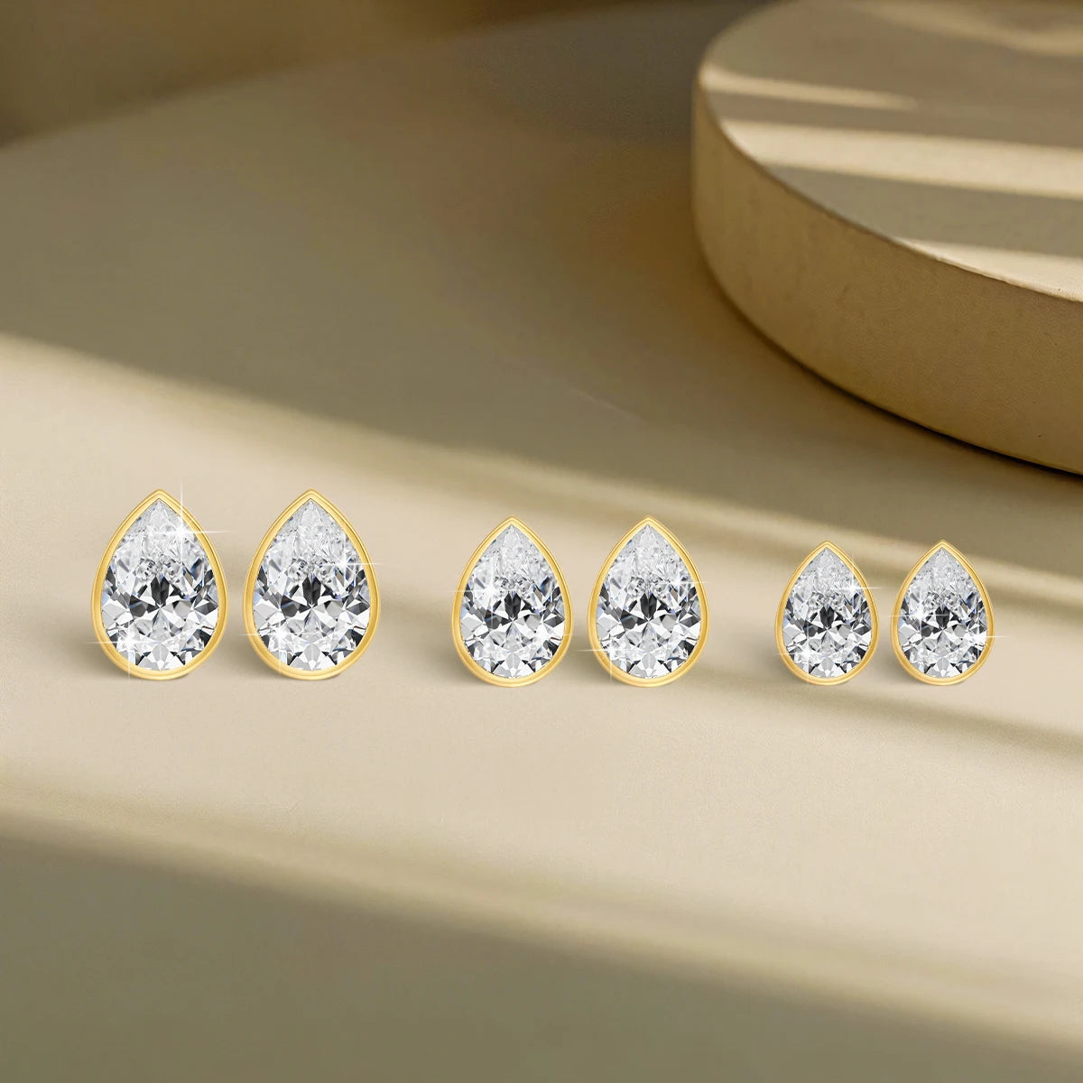 Brincos Femininos com Moissanite em Ouro 14K.