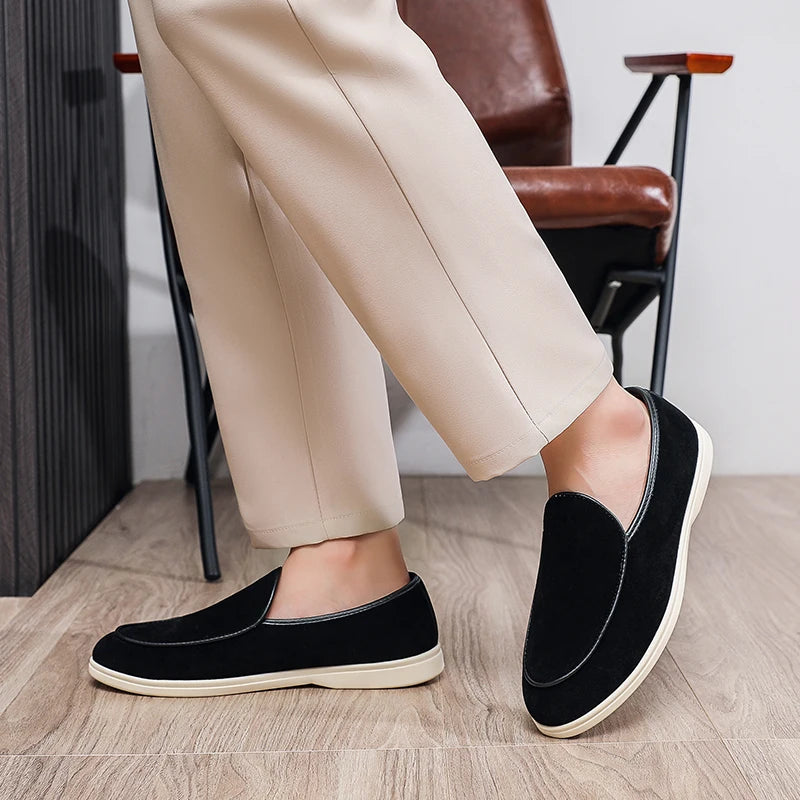 Mocassim Masculino Slip-On em Borracha Premium e Tecido Multicolorido.