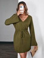 Vestido Feminino Slim com Manga Trompete.