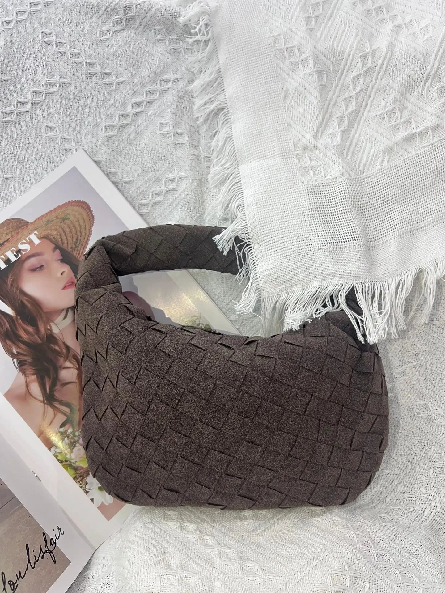 Bolsa Feminina de Seda e Couro Sintético com Design Sofisticado e Funcional