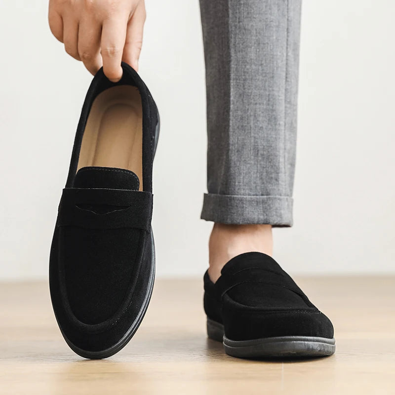 Mocassim Masculino Slip-On em Material Premium Leve com Solado em Borracha Antiderrapante.