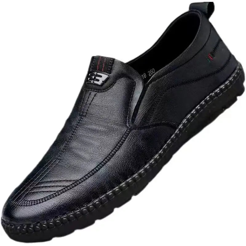 Mocassim Masculino Slip-On em Couro PU Premium com Solado de Borracha Antiderrapante.
