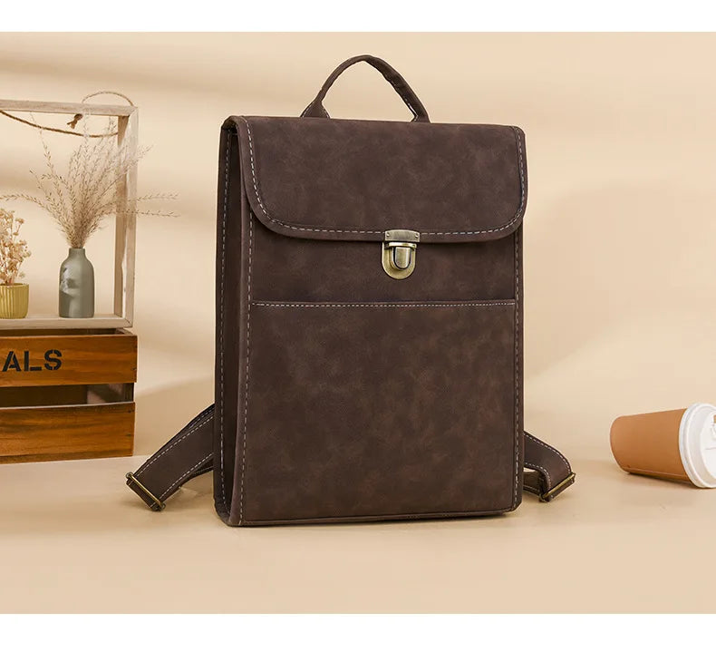 Bolsa Unissex em Couro Legítimo com Design Clássico e Sofisticado.