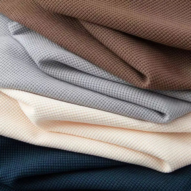 Camiseta Masculina de Malha Waffle com Gola Redonda.