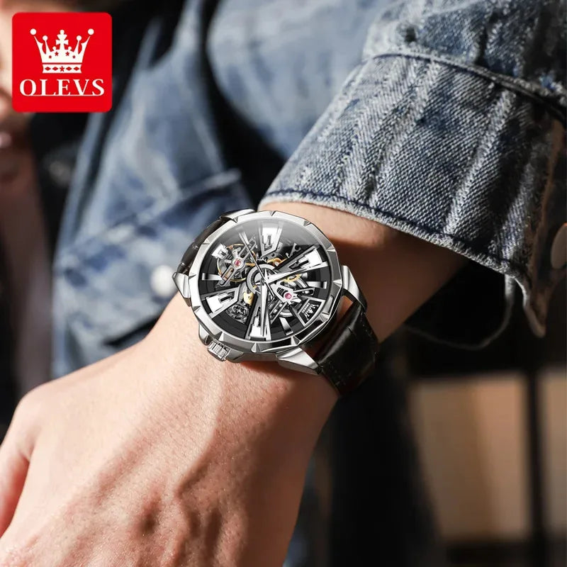 Relógio Mecânico Masculino Automático com Design Oco e Resistência à Água.