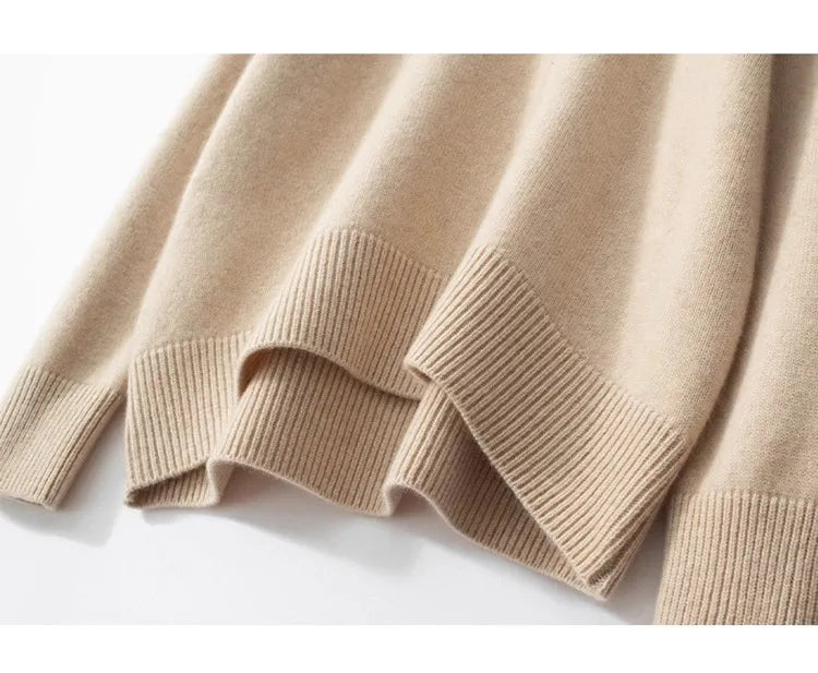 Suéter Feminino de Cashmere com Gola Alta e Corte Solto.