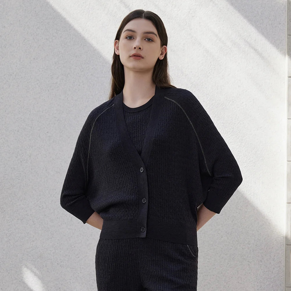 Cardigã Feminino em Lã e Seda com Detalhes em Miçangas.