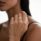 Garb Esmeralda di Luce – Aliança Feminina de Moissanita em Ouro 14K com Lapidação Esmeralda