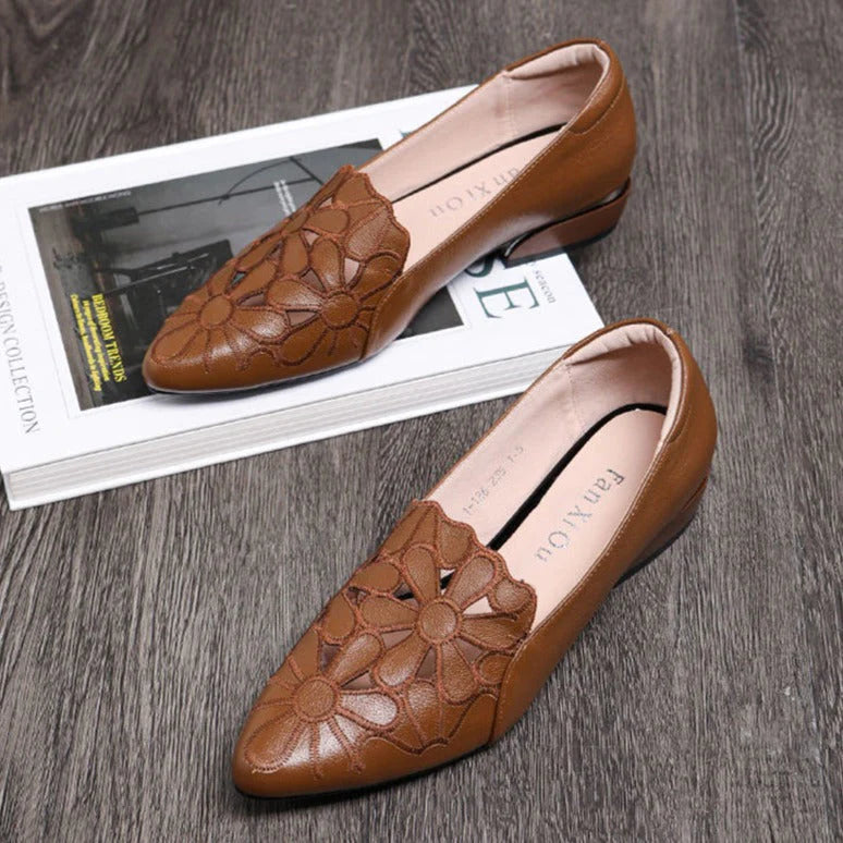 Sandália Feminina em Couro com Design Ortopédico de Luxo