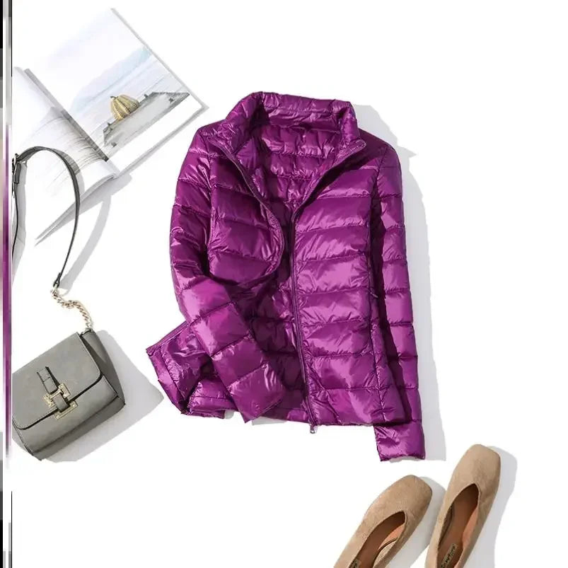 Jaqueta Feminina de Plumas com Capuz Integrado.