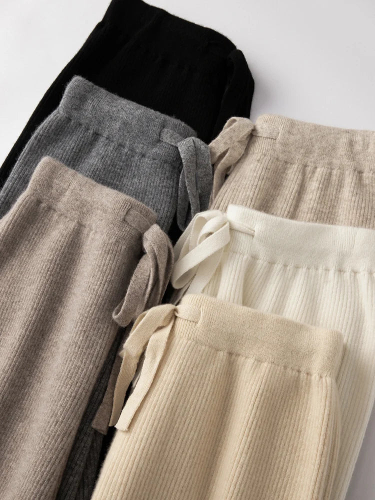Calça Feminina de Malha Larga em Lã Merino.