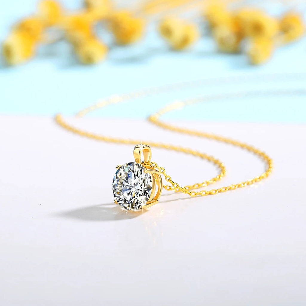 Colar Feminino com Pingente de Moissanite Redondo em Ouro 14K.