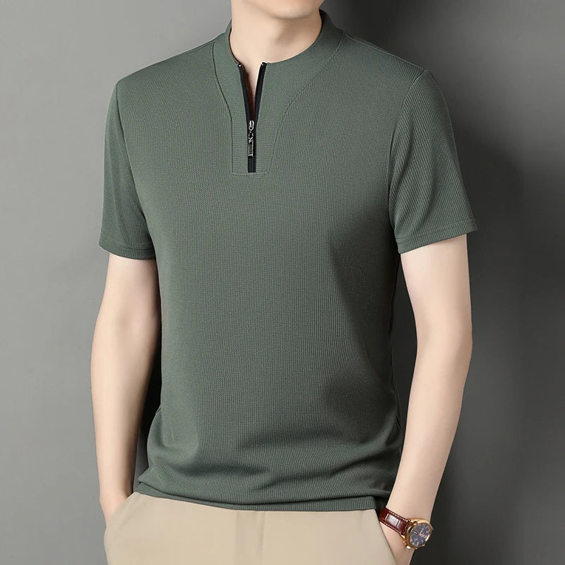 Polo Masculina de Seda Gelada com Zíper e Lapela Moderna.