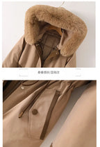 Casaco Feminino Slim de Lã com Patchwork Elegante.