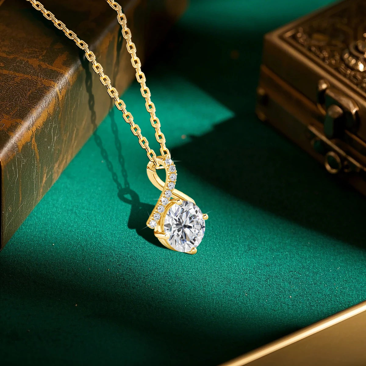 Pingente Feminino em Ouro 14K com Moissanita Lapidada de 1ct