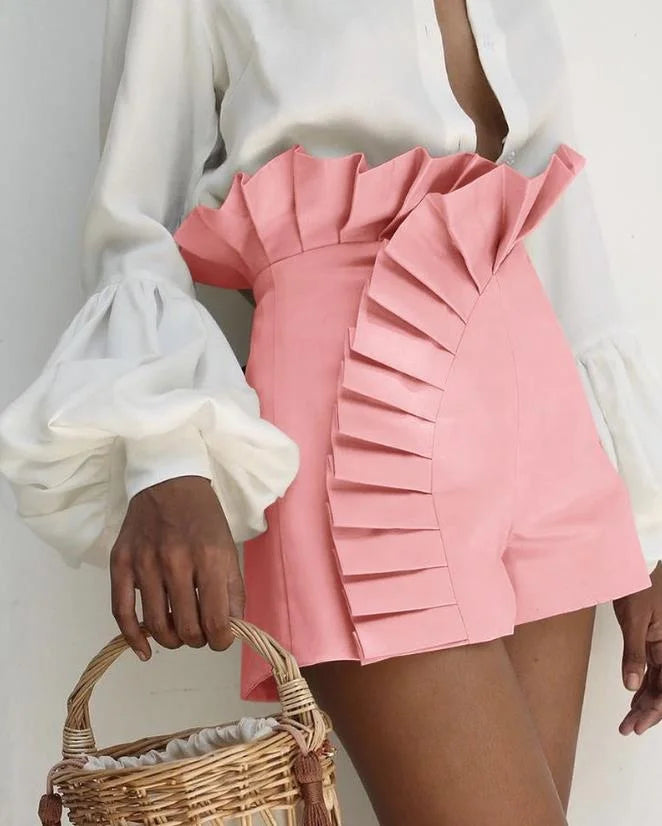 Shorts Feminino em Poliéster Premium com Babados e Cintura Baixa.