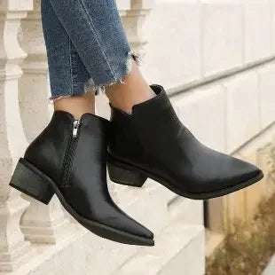 Botas Femininas de Couro Legítimo.